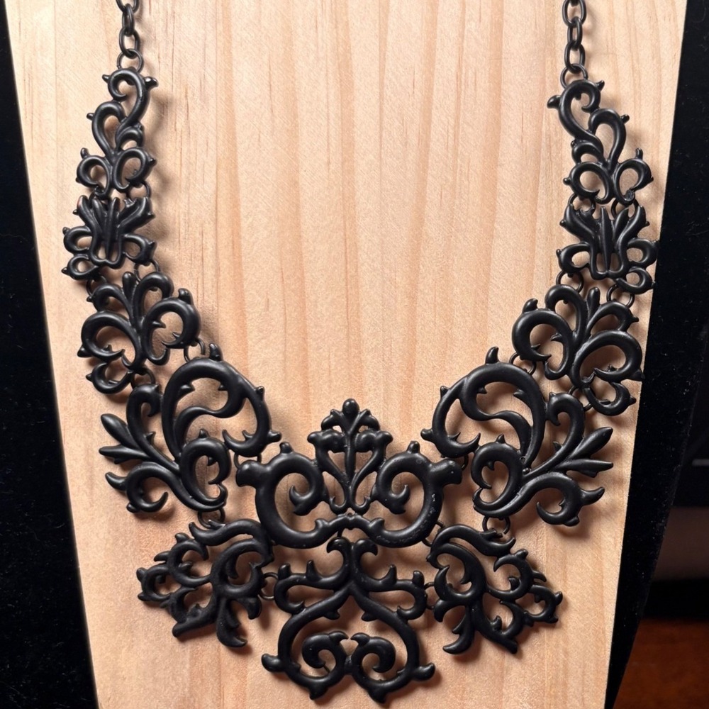Vintage Victorian Statement Necklace Women Matte BK Metal Lace Linked Together